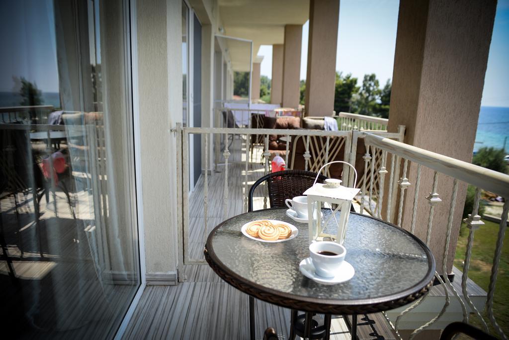 Crown Hotel Неа-Скиони Экстерьер фото