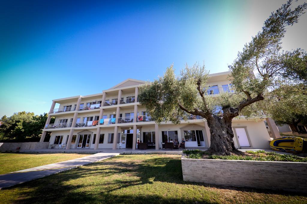 Crown Hotel Неа-Скиони Экстерьер фото